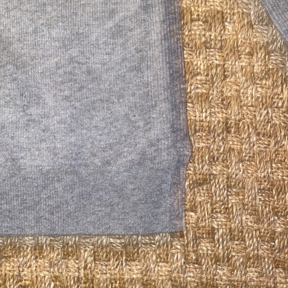 Halogen Gray 100% Cashmere Crewneck Sweater sz Small - Picture 3 of 4